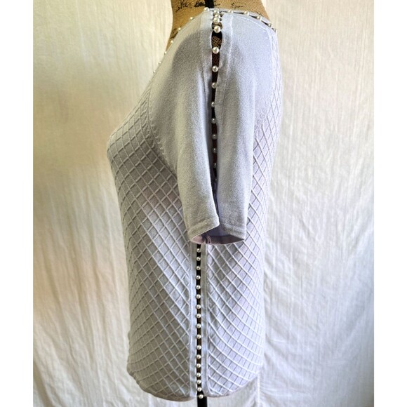 Leo & Ugo Women's Light Blue Textured Short Sleeve Pearl Neckline Sweater Sz M - Picture 3 of 16